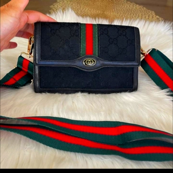 Authentic Gucci clutch crossbody - Picture 1 of 12